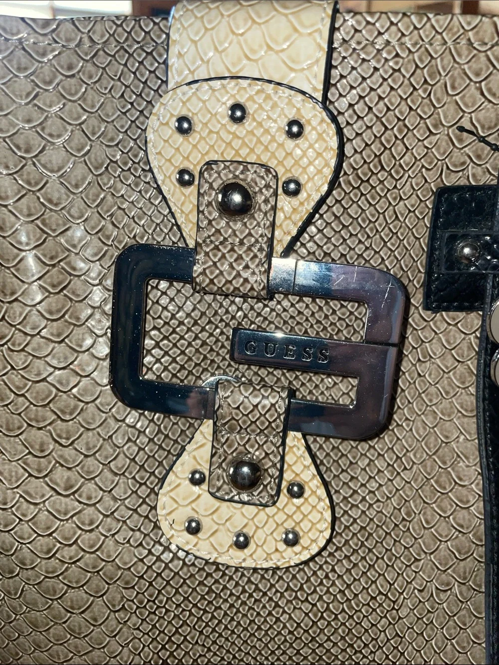 NEW GUESS Black and Cream Faux-Snakeskin Tote Bag with Decorative Buckle